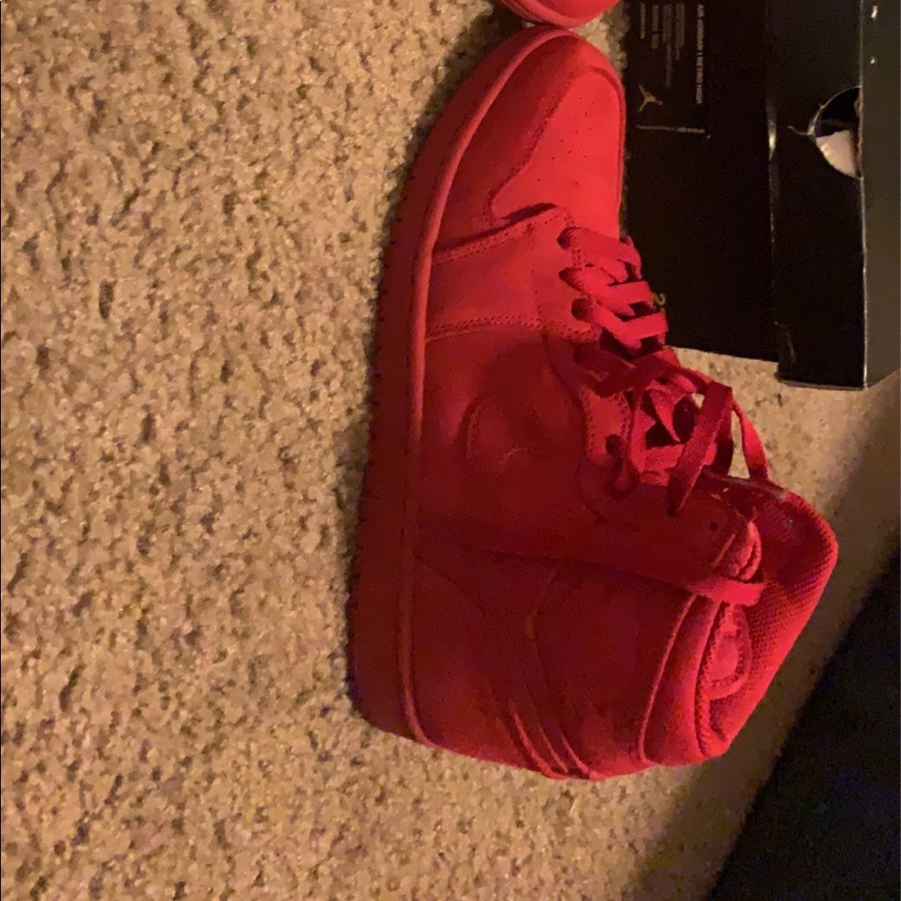 Air Jordan Retro 1 Suede